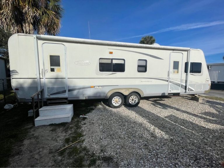 30′ Ultralight – Lakeside Village RV Resort